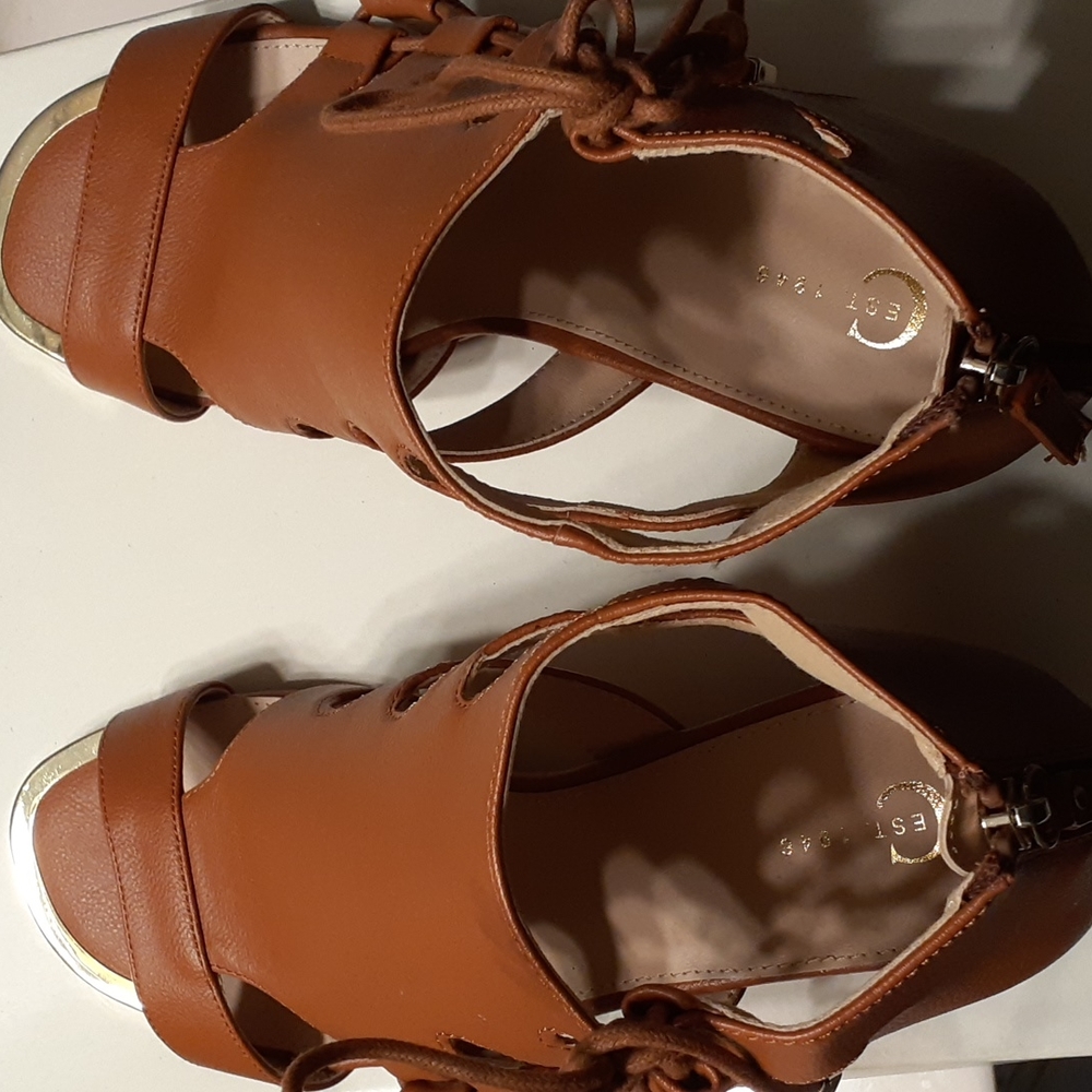 Women sandals